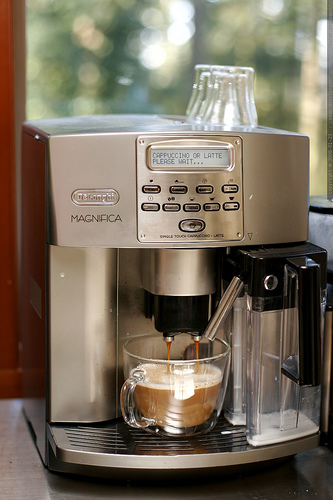 machine à café delonghi magnifica s